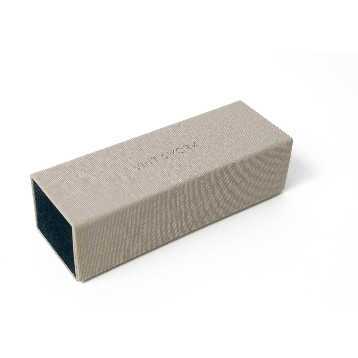 PREMIUM EYEWEAR CASE IN LIGHT GREY from Vint & York